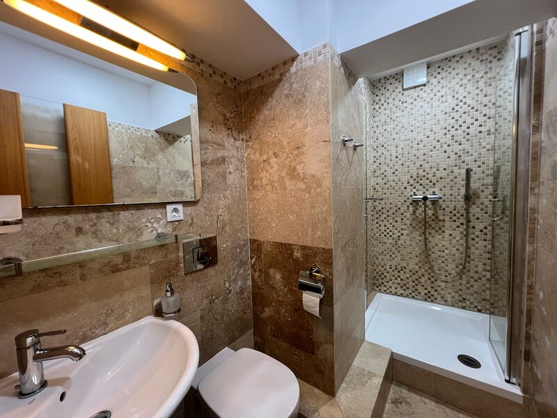 Parcul Tineretului 3 camere, 2 bai, complet mobilat/ utilat, renovat